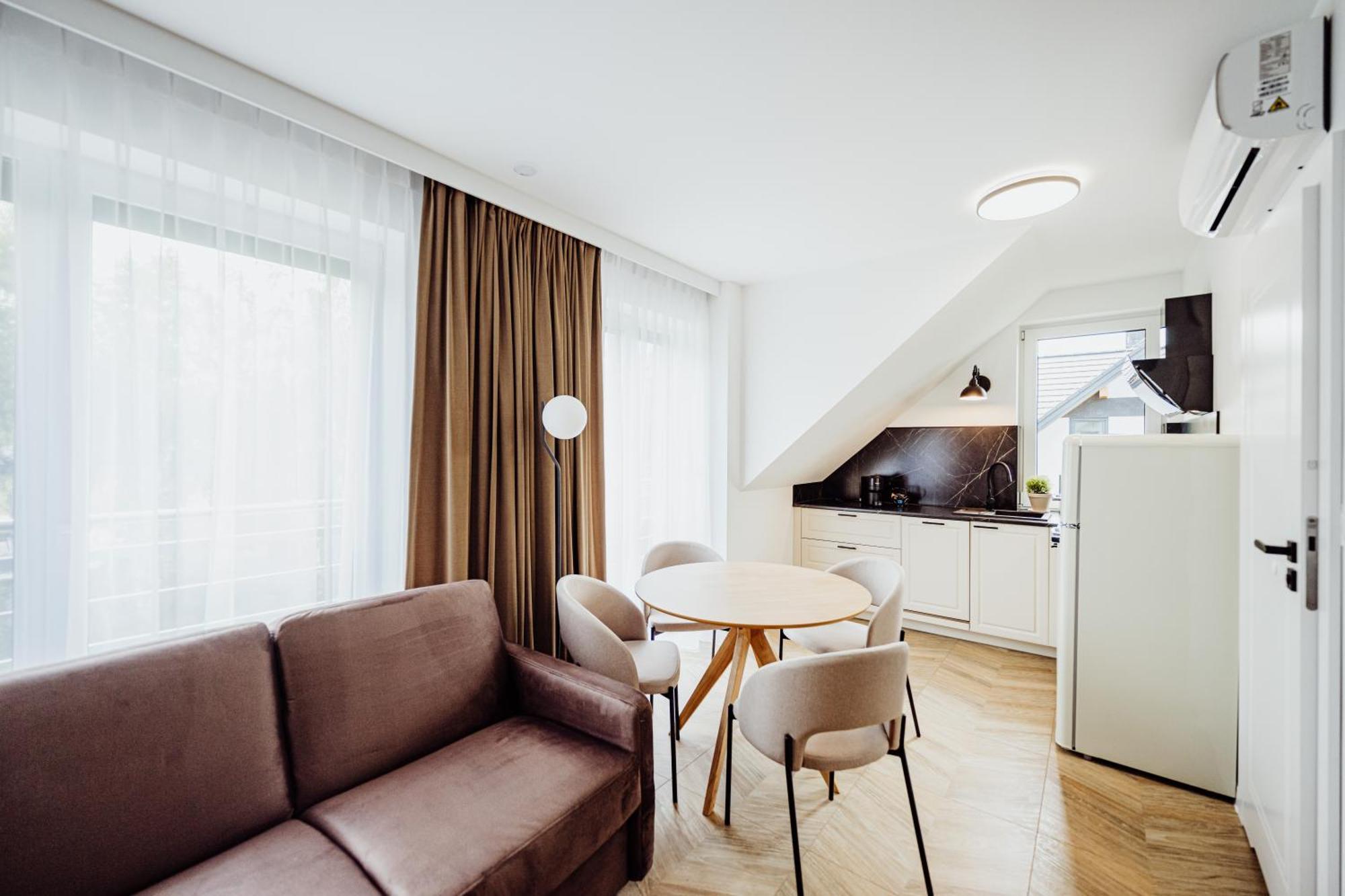 Cristalview Stay&Relax - Nowopowstale Luksusowe Apartamenty Przyjazne Dla Rodzin - Zwierzeta Akceptowane Podgorzyn Luaran gambar