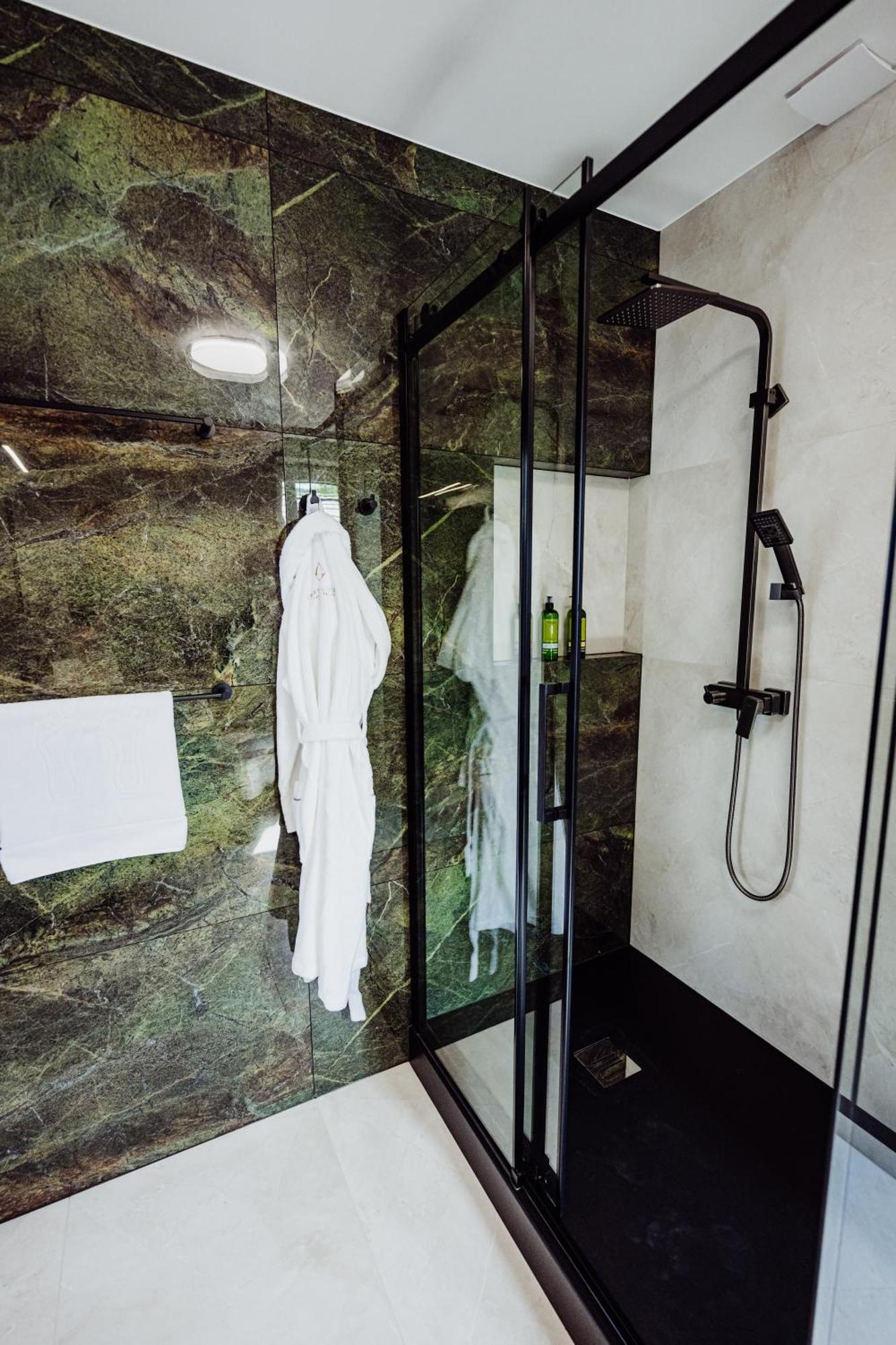 Cristalview Stay&Relax - Nowopowstale Luksusowe Apartamenty Przyjazne Dla Rodzin - Zwierzeta Akceptowane Podgorzyn Luaran gambar